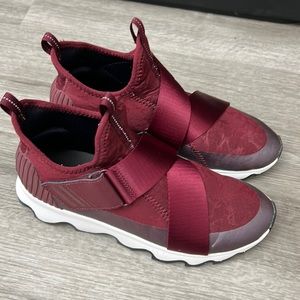 Womens sorel sneakers size 8